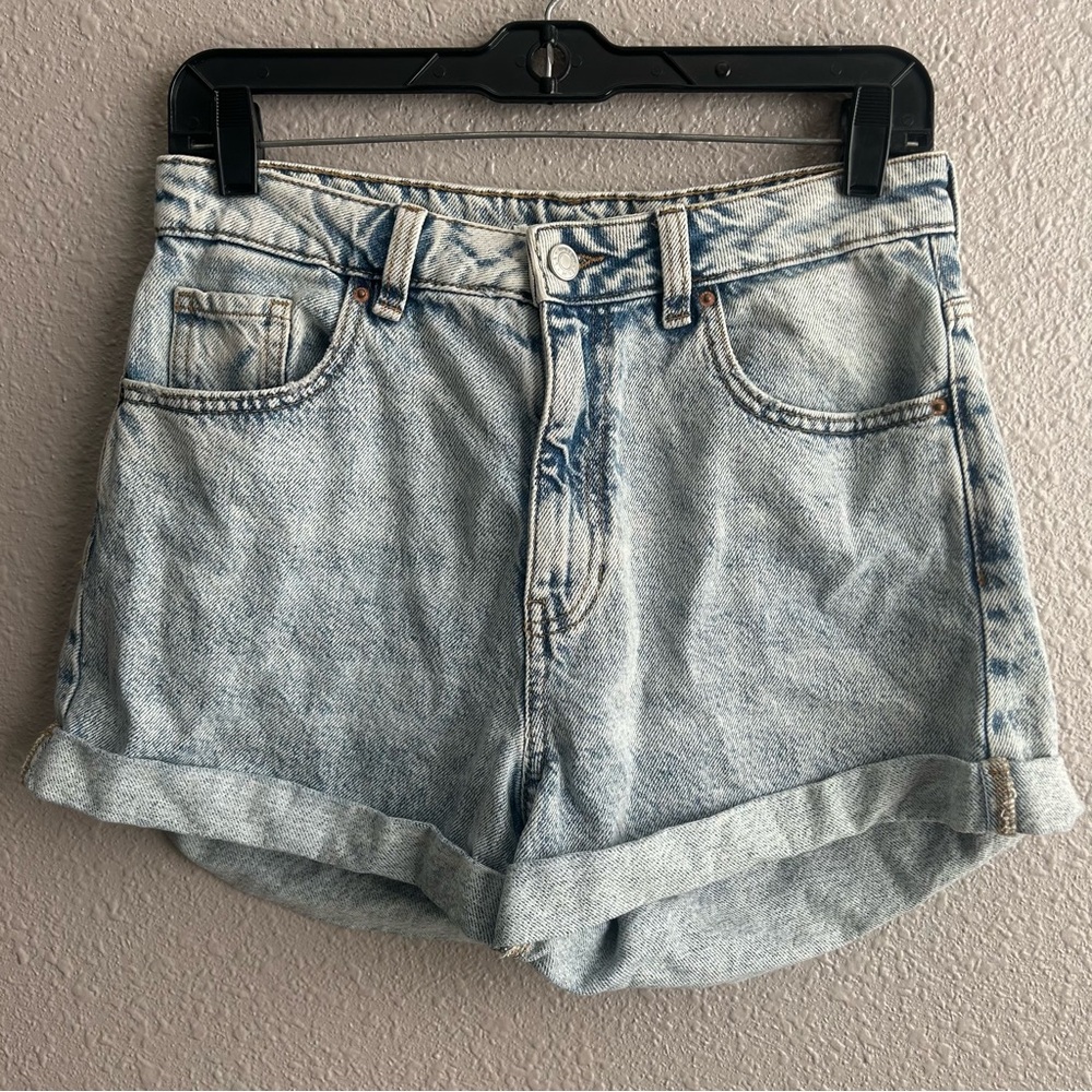 Pac Sun light wash‎ 2.5” denim Mom short Jean shorts